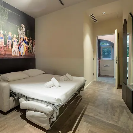 Italianflat - Roman Theater Old Town Guest house *